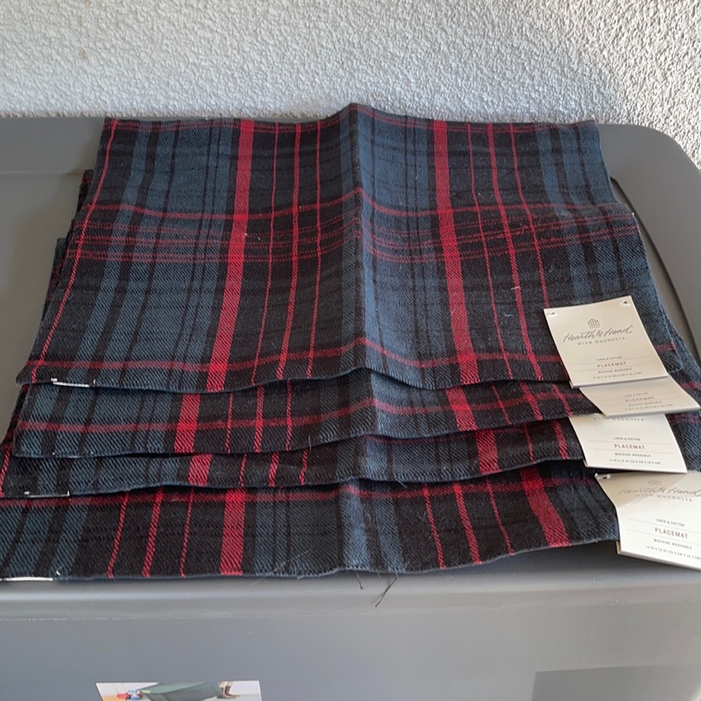 Linen and cotton placemats